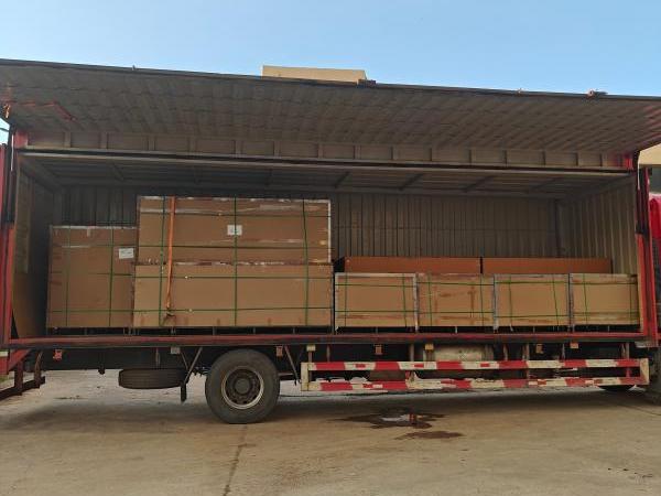 Sắp xếp giao hàng cho khách hàng của chúng tôi