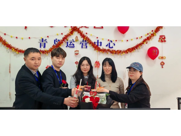 Ngày lễ tình nhân, đầy tình yêu