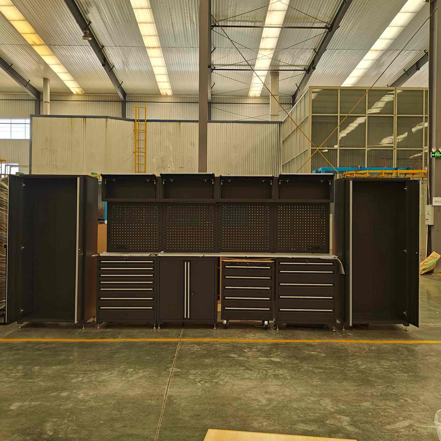 Bộ tủ xe bằng thép cuộn lạnh