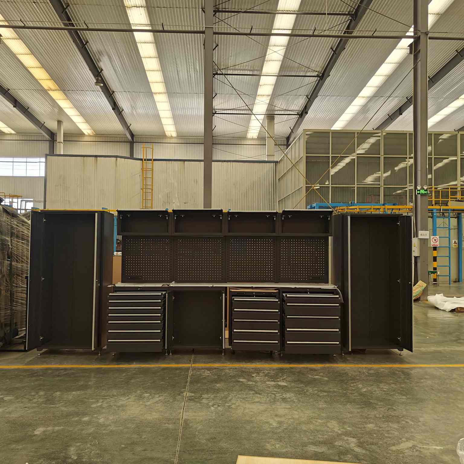Kết hợp tủ nhà để xe hạng nặng màu đen